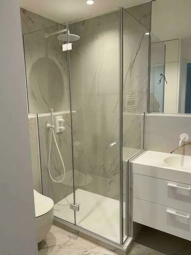 Paroi de douche à Paris